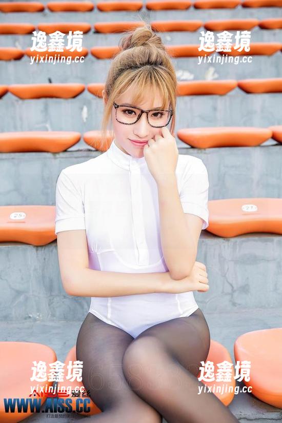 AISS爱丝(黄金版) - 原图里的西雅居然也会这样！写真里的那个女骑士，你能相信吗？