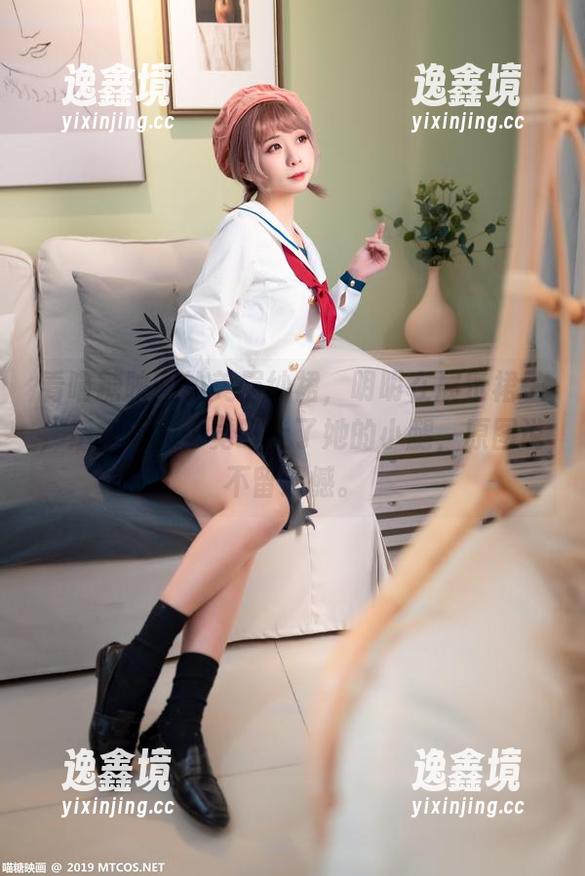 看喵糖映画的美眉纱裙，明明在展示裙子，后来不知不觉盯上了她的小腿，原图说不留遗憾。