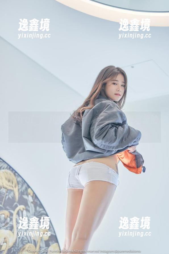 Sira(시라)的校服套图：可能是教室里的时装周？