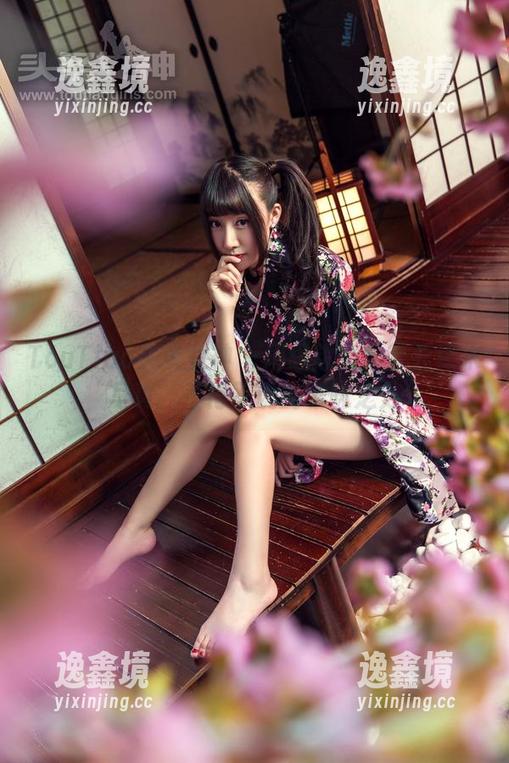TouTiao头条女神 - 周思超的全套死库水写真，不得不说的暧昧之处