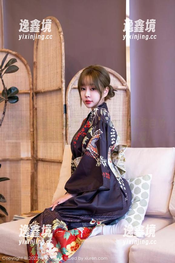 XINGYAN星颜社 - Erikaki的真实自拍：分享美和‘谁拍的’的尴尬时刻！