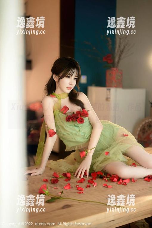 Xiuren秀人网 - 看刘婷婷的私拍，作品里是不是又要流出小秘密啦？