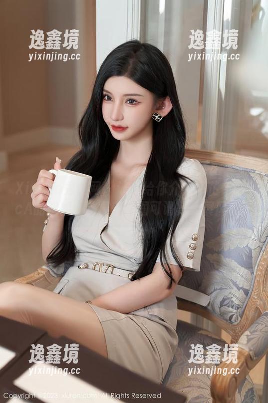 Xiuren秀人网 - 让我给你介绍卓芷伊EricA的姐姐，这最新原图可谓是大展风采！