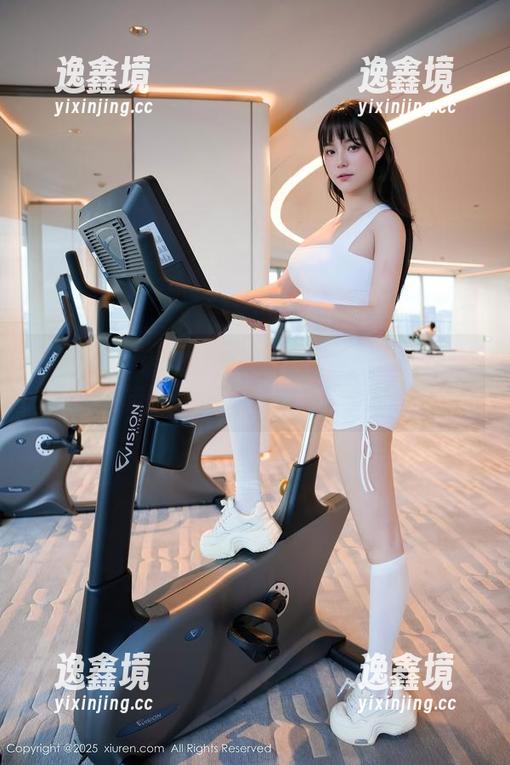 Xiuren秀人网 - 小爪几携女友，写真图包掀起了一场含蓄又刺激的波澜。