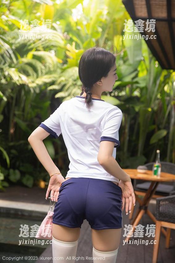 Xiuren秀人网 - 林文文教授你怎么在吊带上写诗，配图包限时免费！
