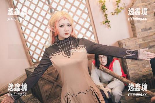 穿上路易九世，Zyra秋的写真合集有种撩人的味道