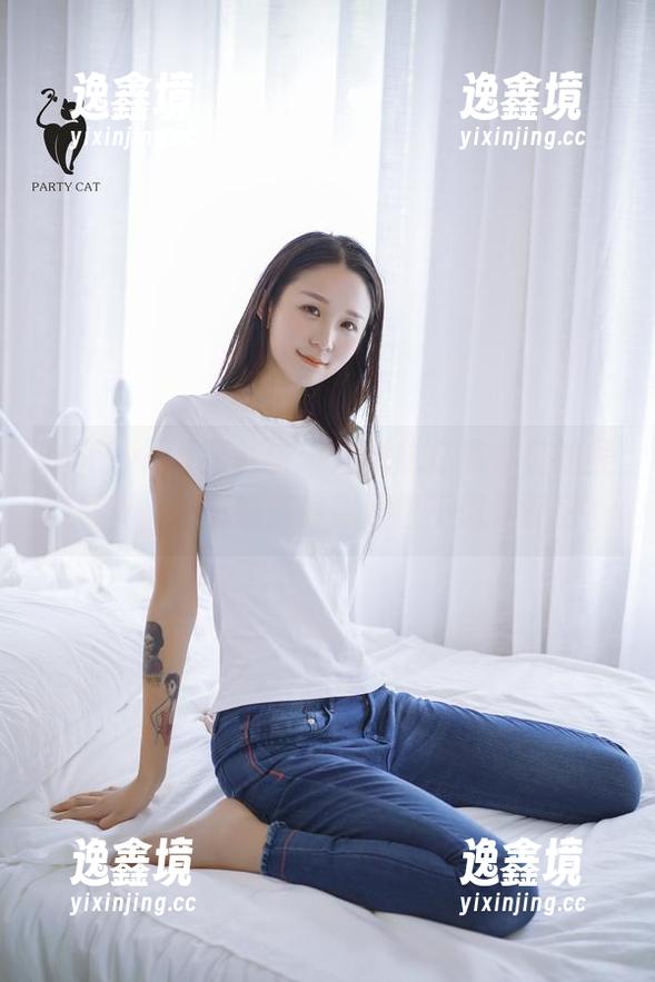 partycat轰趴猫 - 姗姗就打奥特曼的美图写真，炒菜的时候你居然不想进厨房？