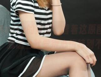 丽柜 - Amily的美腿，看着这原图再翻翻图册，我怎么就觉得心情特别不错。
