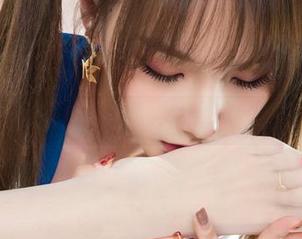 丽柜 - 小唐婚纱图包：这婚纱够拉风，但她更抢镜！