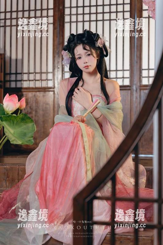 这只咬人小小兔，原图和梦轻羽合集，谁能拒绝？