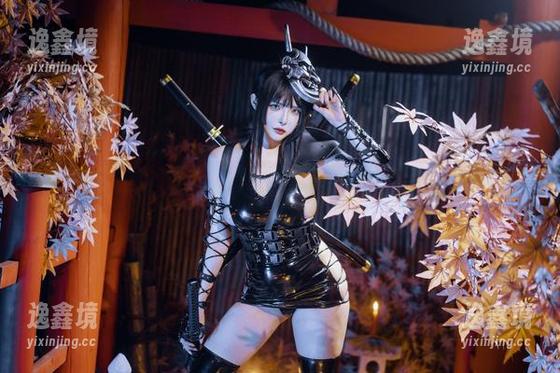 在夏小秋秋秋的高清写真里，清纯和堕落也许没有界限