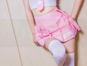 头条女神 - 全套修女的火儿原图，居然没带扫把，这可真火！