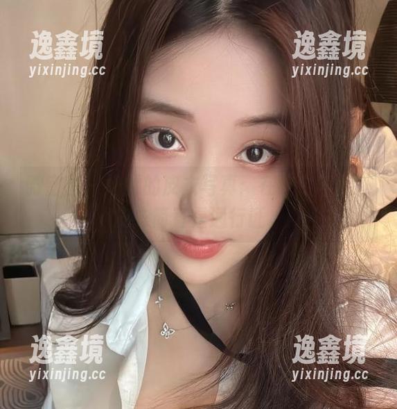 奶雯 微密圈 - 奶雯的皮衣写真:在这个年代,皮衣简直是通行证。