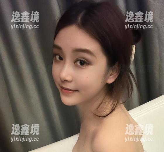 微密圈 - 不怕背负负评，奶雯免费镂空作品带你飞。