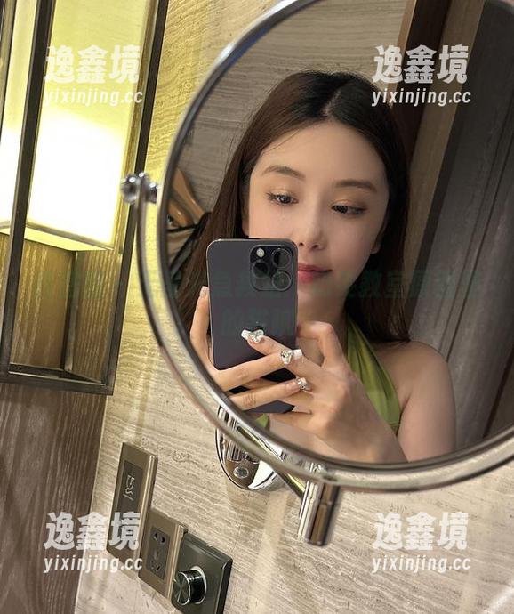 微密圈 - 无圣光急救站：奶雯教室原图里的猫腻