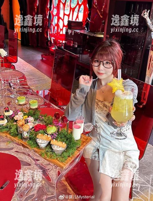 宝儿mysterial的定制职业装，做职场女郎的梦想实在太容易了。
