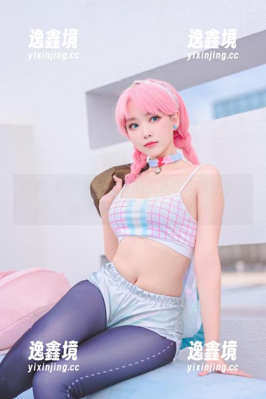 宫本桜的图库，女王的气场在悄悄分享，她到底想说些什么呢？