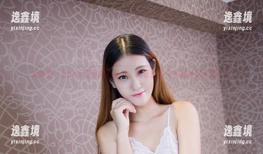 尤物馆 - baby贝贝的万圣节，观看她如何把树叶都吓跑了！
