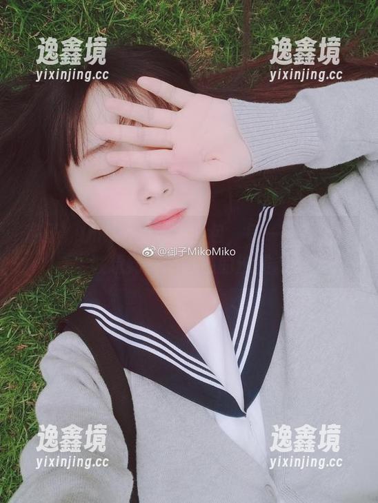 御子Yumiko的泳装图包，每一张都让我联想到那个魅惑的沙滩。