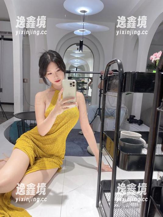 抖娘利世的职业装升级：最新照片曝光，谁让她这么会搭！