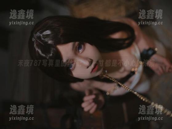 末夜787写真里的丝袜：每一寸都是不小心的浪漫