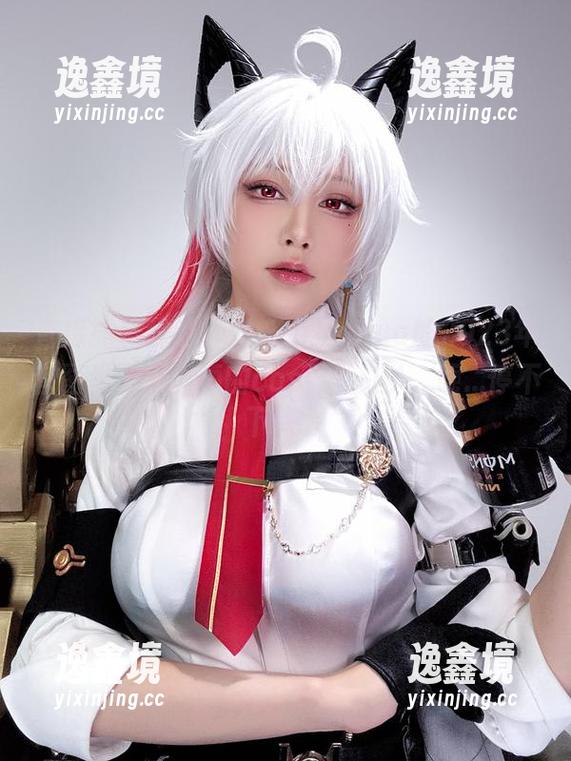 直接抓住我的目光，水淼aqua的2023年套图里关于镇海的cos竟然让人...呃...停不下来。