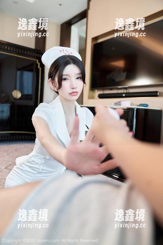 秀人网 - 原图中的周慕汐baby和红裙，竟让我脑海里不断浮现跳舞的小精灵，写真就是这么有魔力嘛？！