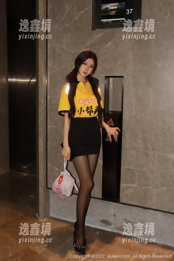 秀人网 - 尤Una娜的黑白图集，分明在讲述一些触及心底的事，只不过没说透而已。