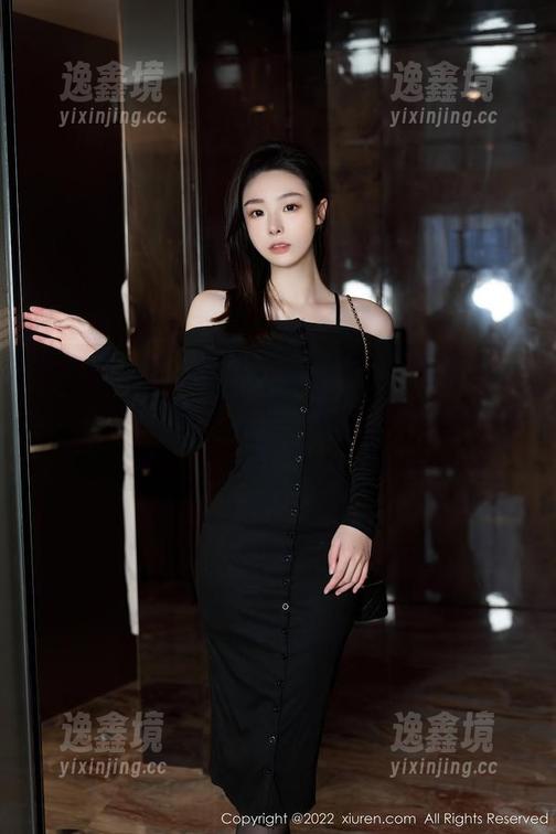 秀人网 - 杨晨晨的性感秘书眼镜效果表演，化身职业女神快来分享她的作品集让我跟上！