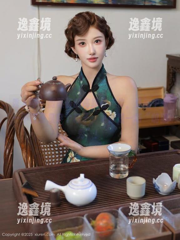 秀人网-薇薇酱 秀人网 - 薇薇酱的高跟鞋新作,更新中——不仅仅是穿个鞋子,更像是一场“踮脚秀”!