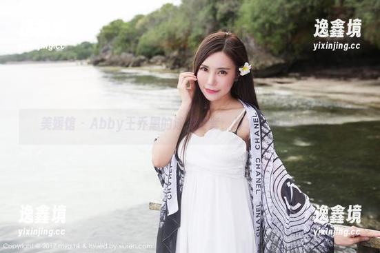 美媛馆 - Abby王乔恩的泳池全套：打水仗也要时髦吗？