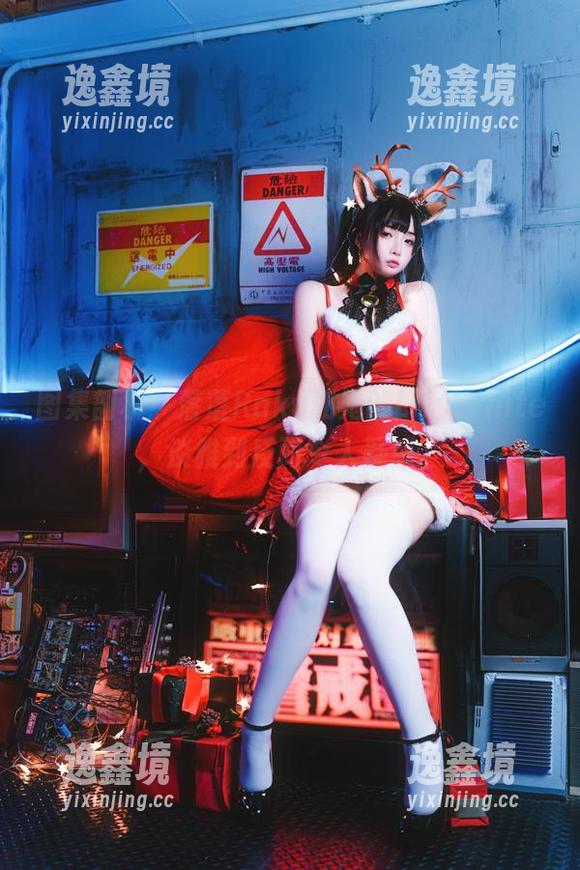 图集剖析：落落Raku和她的LilyWhite，淡雅到反而令人疑惑。