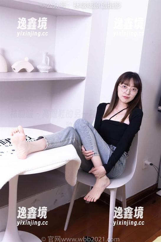 袜啵啵 - 高跟鞋的另一种甜蜜：甜甜圈的独特分享