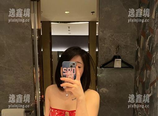 詹詹 微密圈 - 我反复欣赏詹詹的制服写真,告诉我我不是一个人!