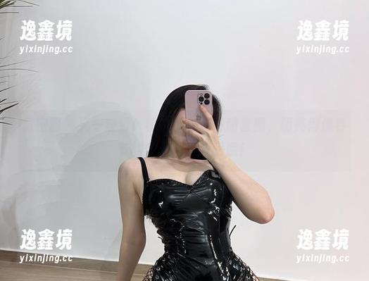 铁锤姐姐 微密圈 - 又一波狠!铁锤姐姐辣眼睛套图,明亮得像春节的烟花,别眨眼哦!